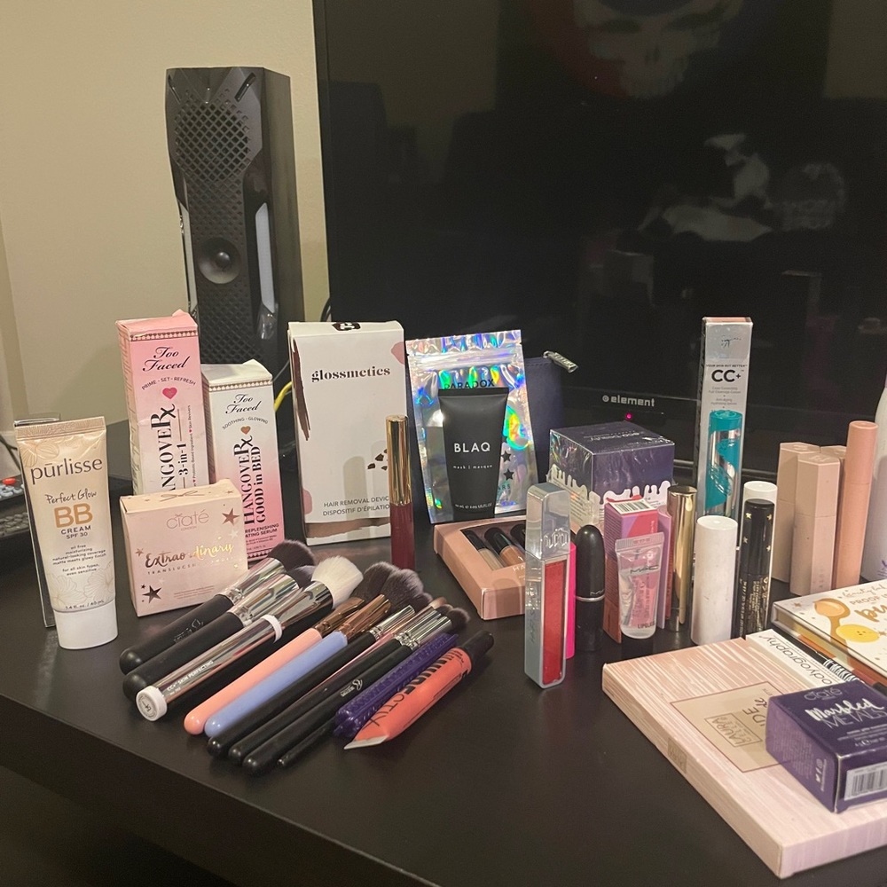 Makeup bundle - make me an offer